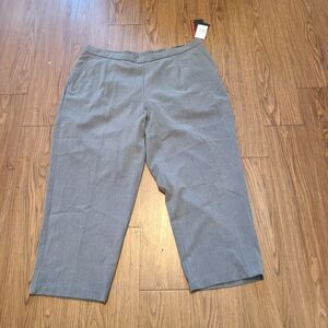 Briggs New York Women's Gray Crop Dress Trousers